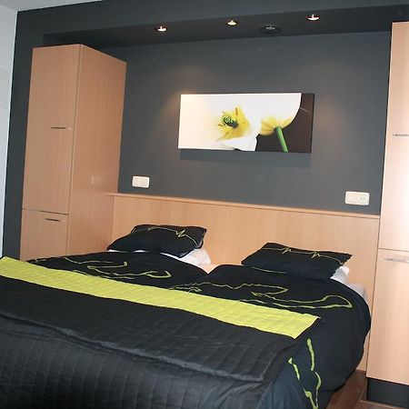 Aphrodite Met Zonnig Terras, Eigen Keuken, Verwarmd Hotel-Zwembad, Nabij Dorp, Duinen En Strand 霍勒姆 客房 照片