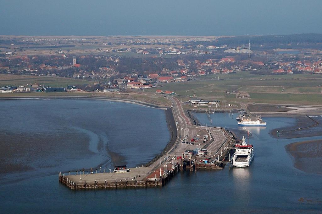 Aphrodite Met Zonnig Terras, Eigen Keuken, Verwarmd Hotel-Zwembad, Nabij Dorp, Duinen En Strand 霍勒姆 外观 照片