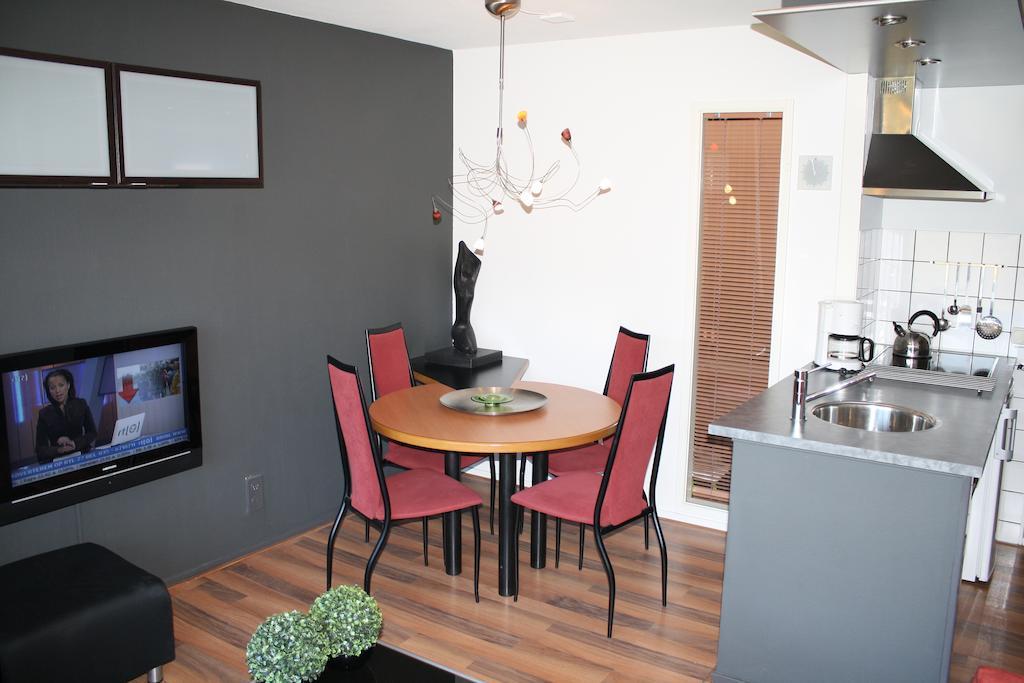 Aphrodite Met Zonnig Terras, Eigen Keuken, Verwarmd Hotel-Zwembad, Nabij Dorp, Duinen En Strand 霍勒姆 客房 照片