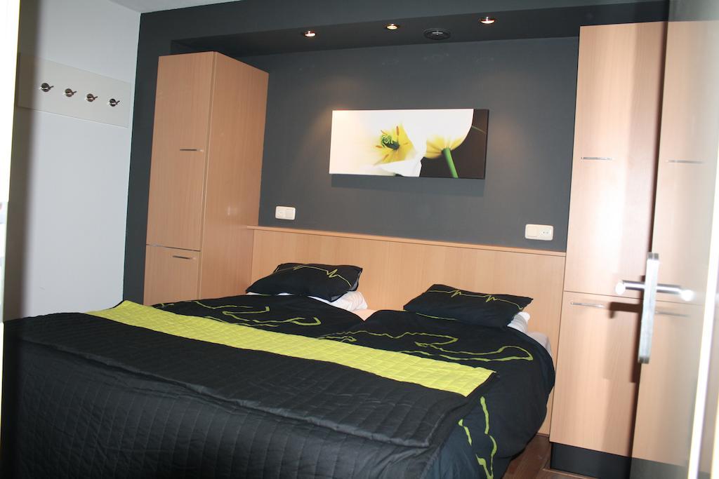 Aphrodite Met Zonnig Terras, Eigen Keuken, Verwarmd Hotel-Zwembad, Nabij Dorp, Duinen En Strand 霍勒姆 客房 照片