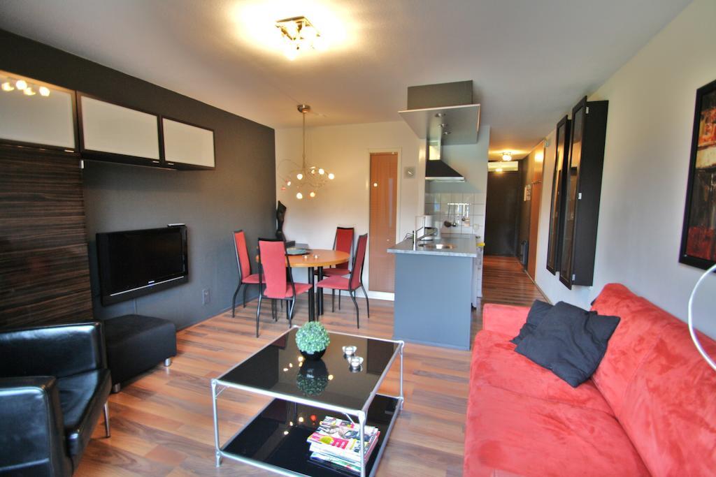 Aphrodite Met Zonnig Terras, Eigen Keuken, Verwarmd Hotel-Zwembad, Nabij Dorp, Duinen En Strand 霍勒姆 客房 照片